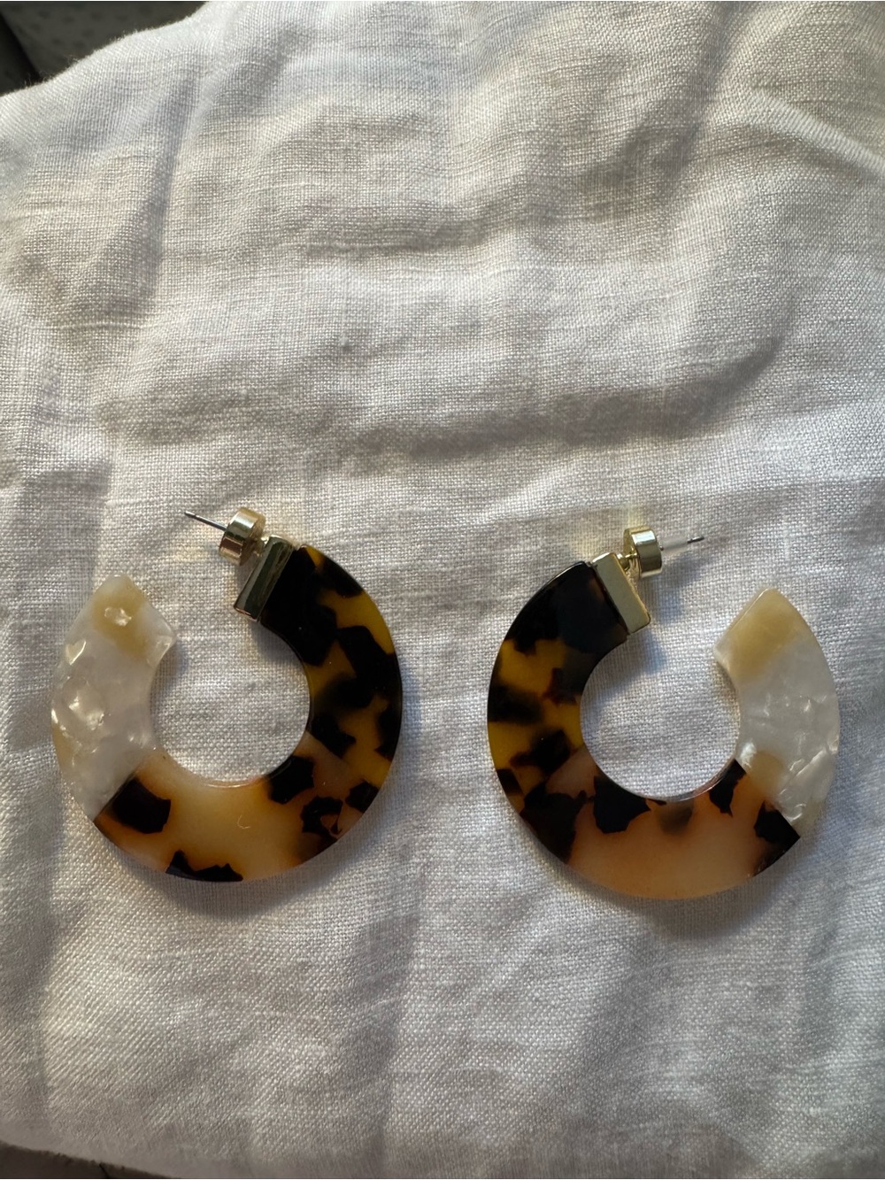 Tortoise shell resin earrings